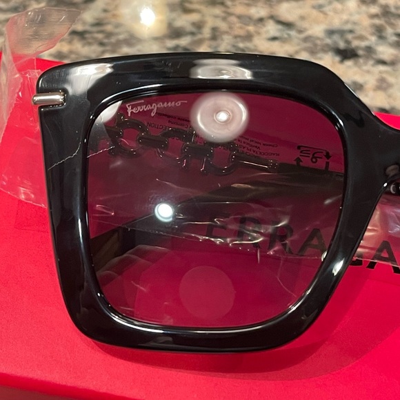 NIB Auth Salvatore Ferragamo SF1041S Grey Gradient Butterfly Sunglasses Ret $360 main image 13